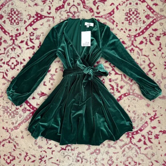 Badgley Mischka V-Neck Long Sleeve Green Velvet Dress - Size 0 - Picture 2 of 7